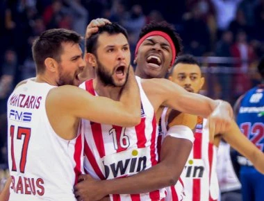 Αλύγιστος ο Ολυμπιακός - Επικράτησε της Μπασκόνια με 91-87 στην παράταση - «Ήρωας» ο Παπανικολάου